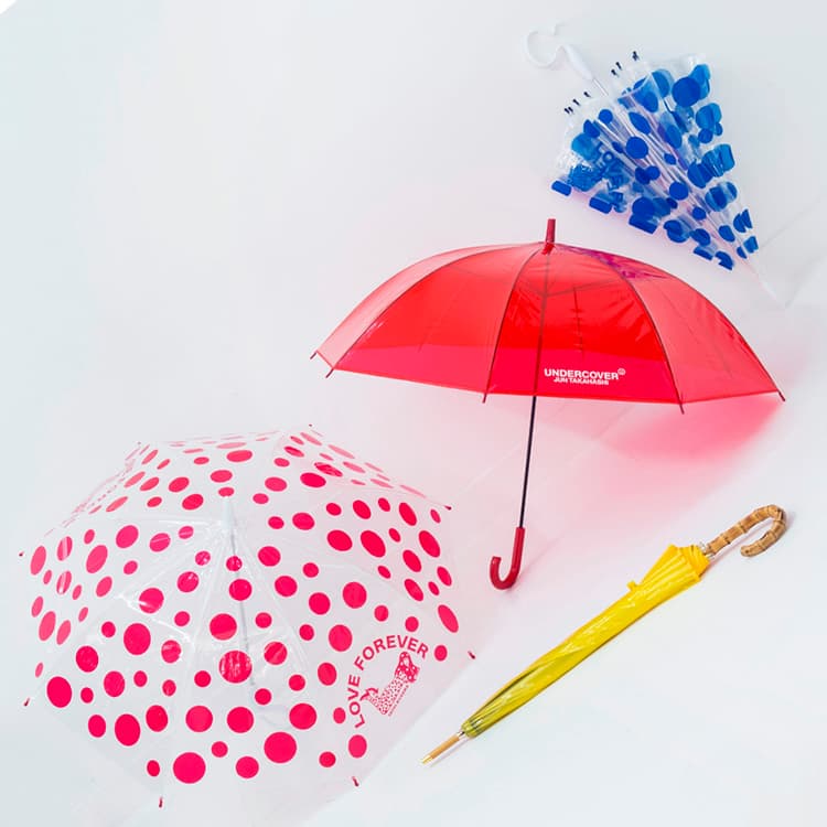 雨の日のお出かけが楽しくなる！ 長く愛用したいビニール傘10選。